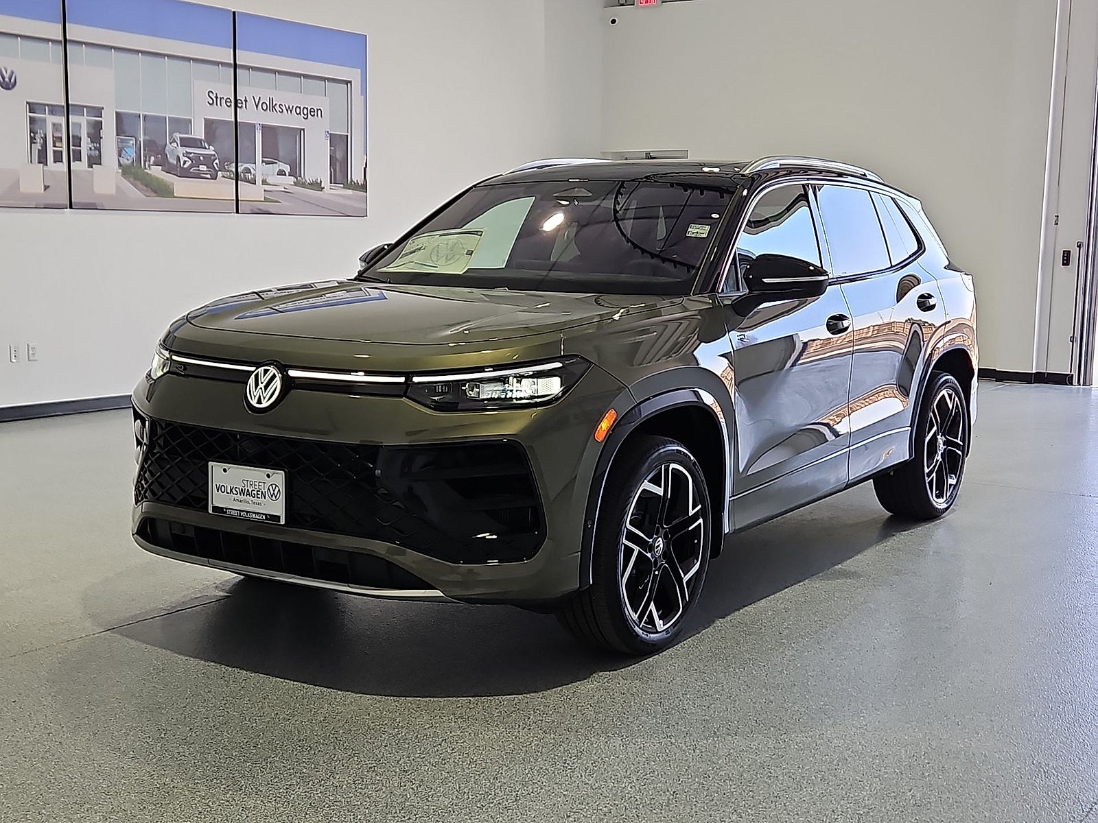 2026 Volkswagen Tiguan SEL R-Line Turbo