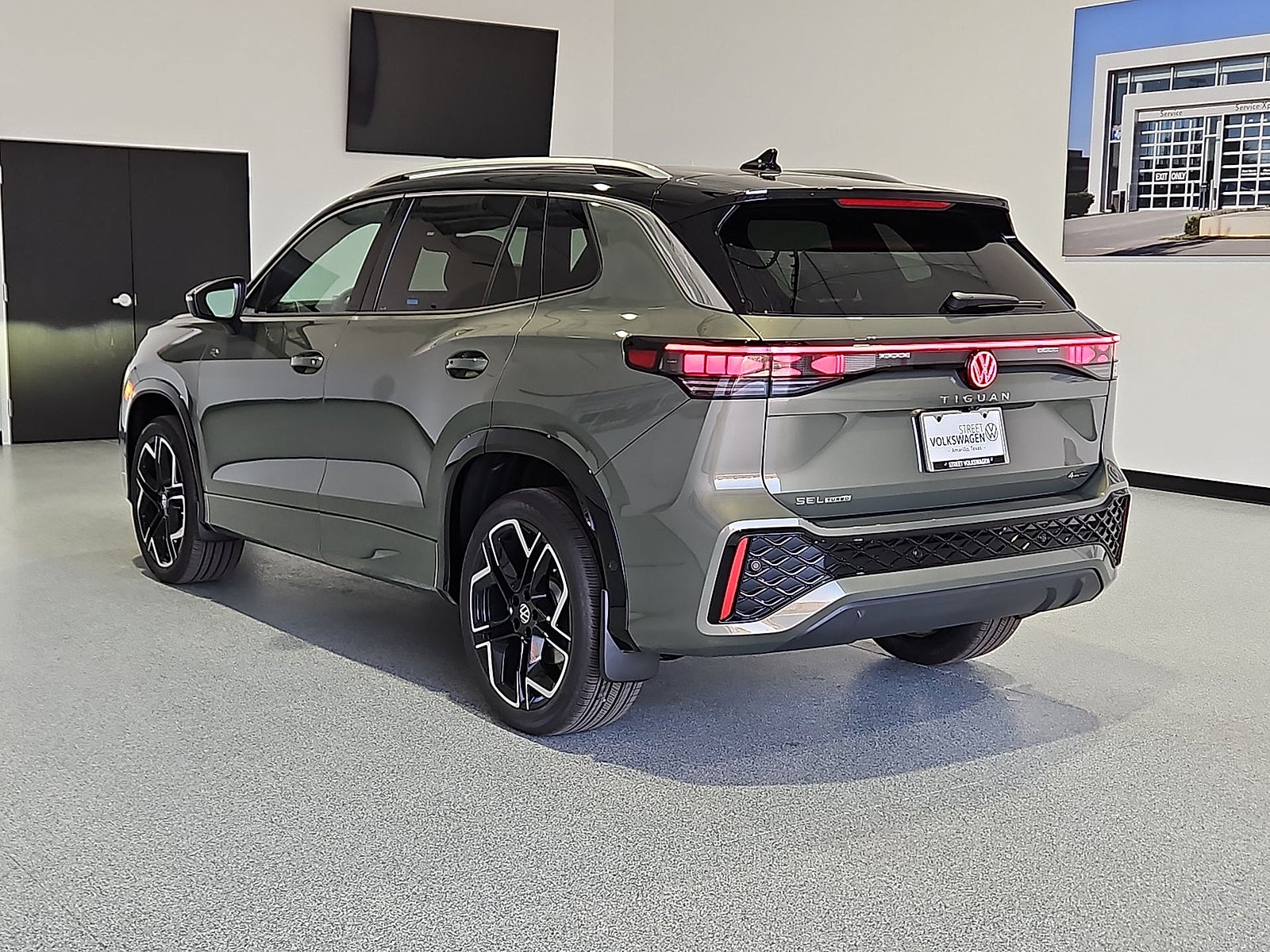 2026 Volkswagen Tiguan SEL R-Line Turbo