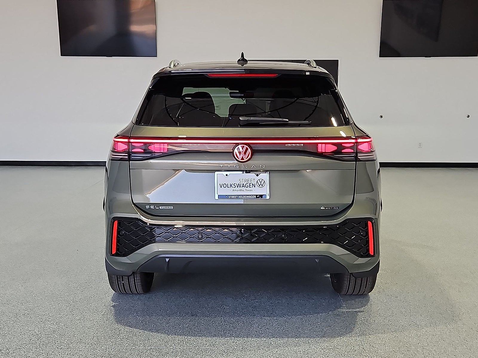 2026 Volkswagen Tiguan SEL R-Line Turbo