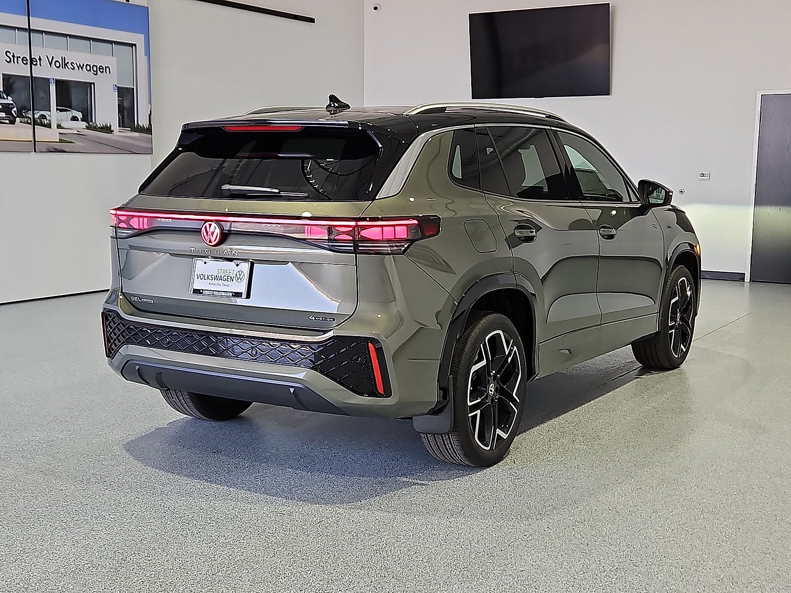 2026 Volkswagen Tiguan SEL R-Line Turbo