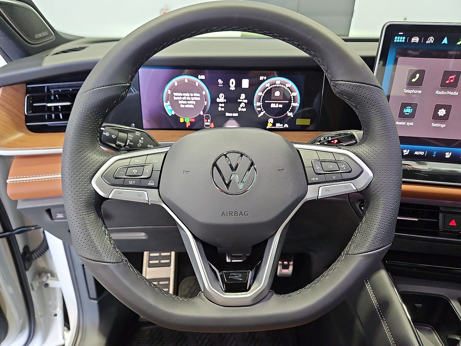 2026 Volkswagen Tiguan SEL R-Line Turbo