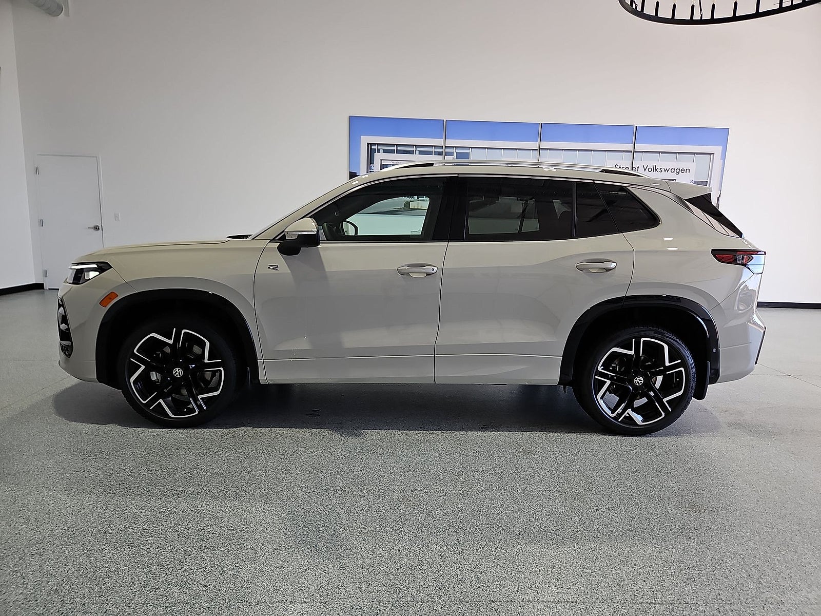 2026 Volkswagen Tiguan SEL R-Line Turbo