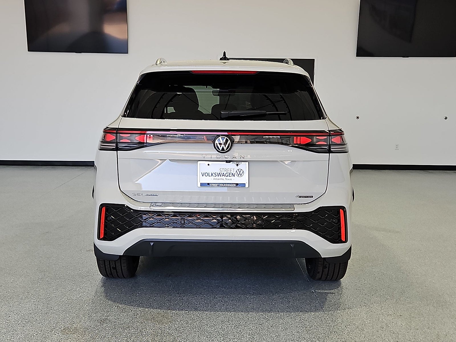 2026 Volkswagen Tiguan SEL R-Line Turbo