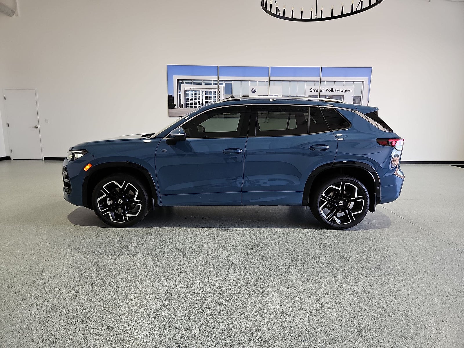 2026 Volkswagen Tiguan SEL R-Line Turbo