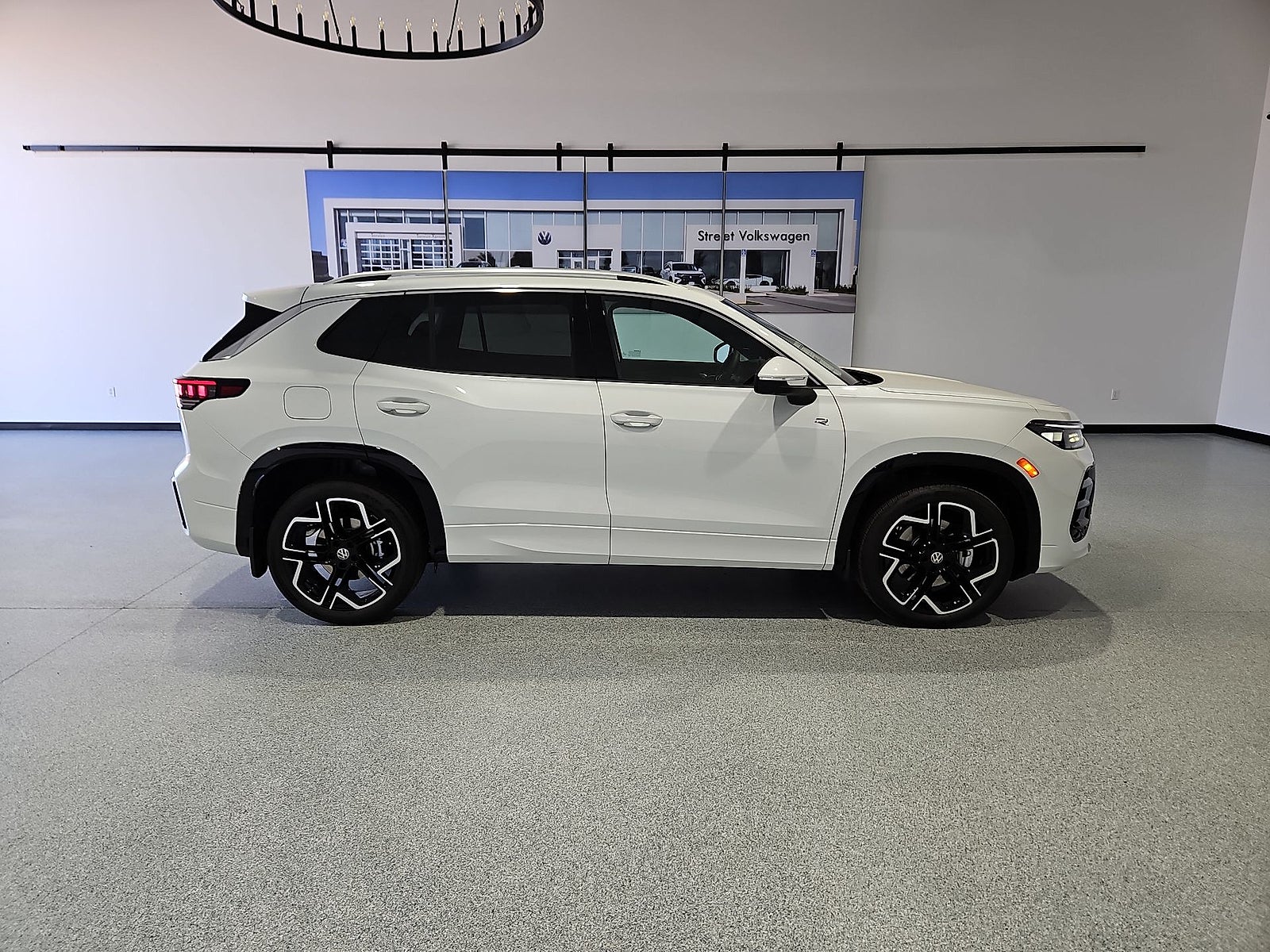 2026 Volkswagen Tiguan SEL R-Line Turbo