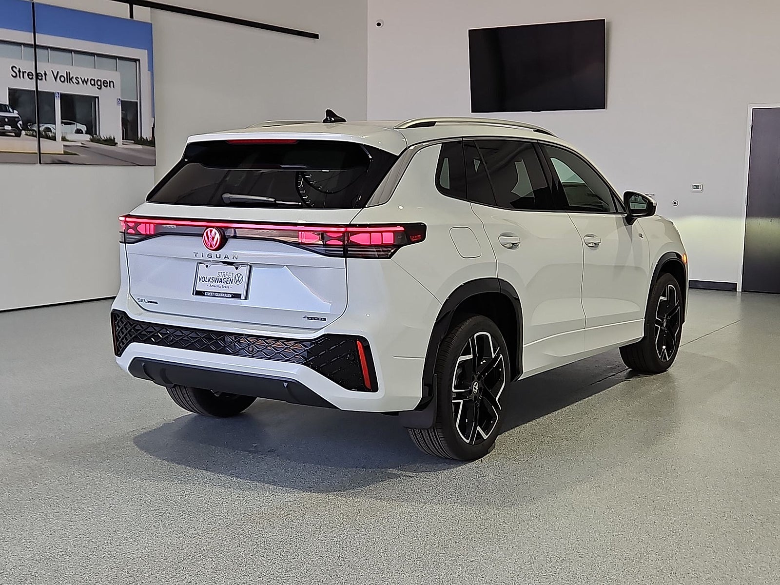 2026 Volkswagen Tiguan SEL R-Line Turbo