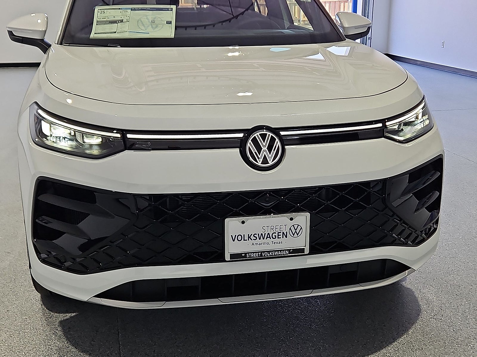 2026 Volkswagen Tiguan SEL R-Line Turbo