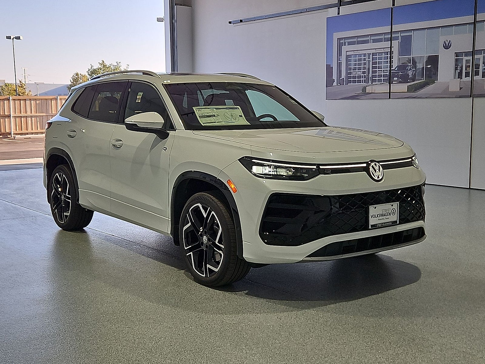 2026 Volkswagen Tiguan SEL R-Line Turbo