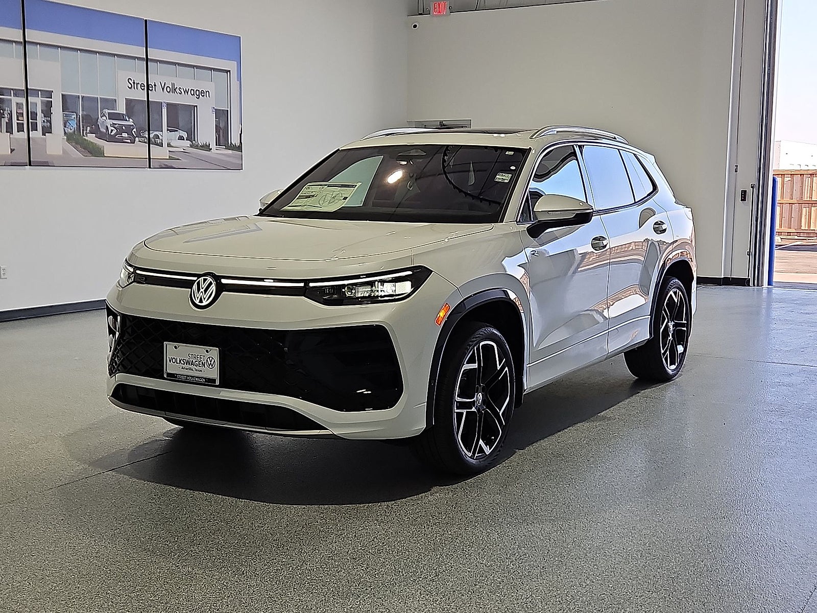 2026 Volkswagen Tiguan SEL R-Line Turbo
