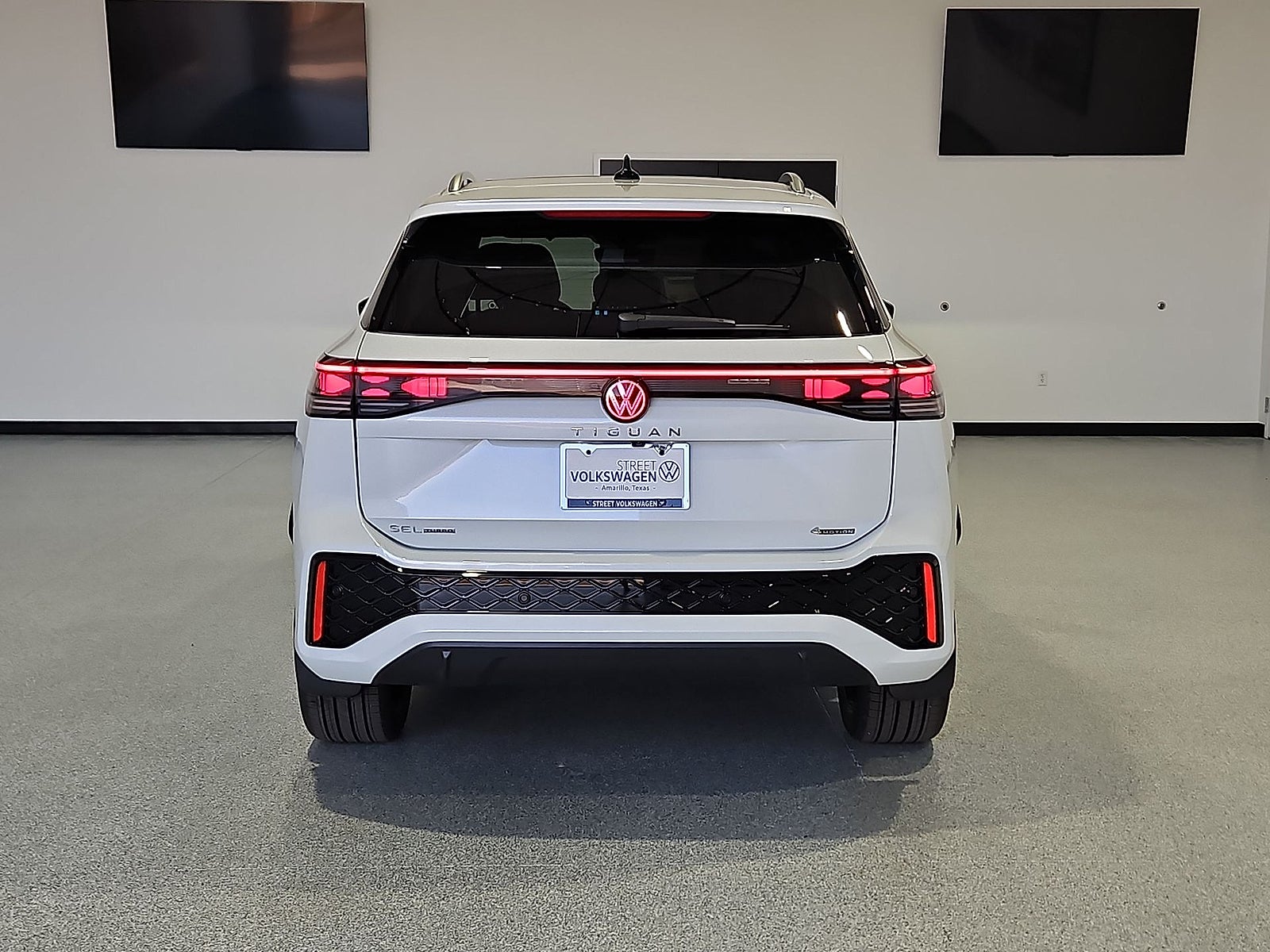 2026 Volkswagen Tiguan SEL R-Line Turbo