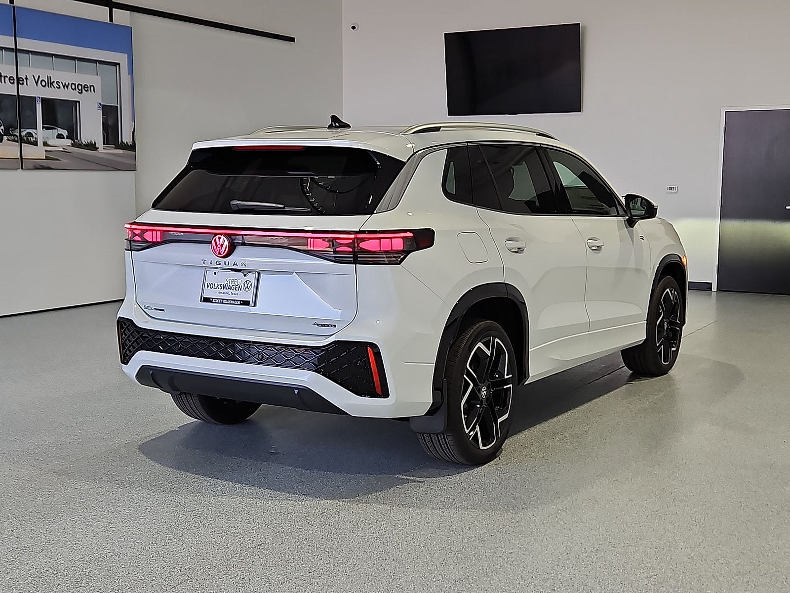 2026 Volkswagen Tiguan SEL R-Line Turbo