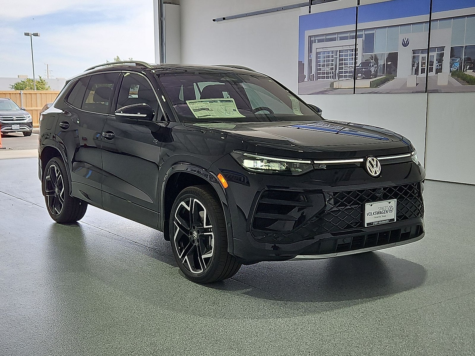 2026 Volkswagen Tiguan SEL R-Line Turbo