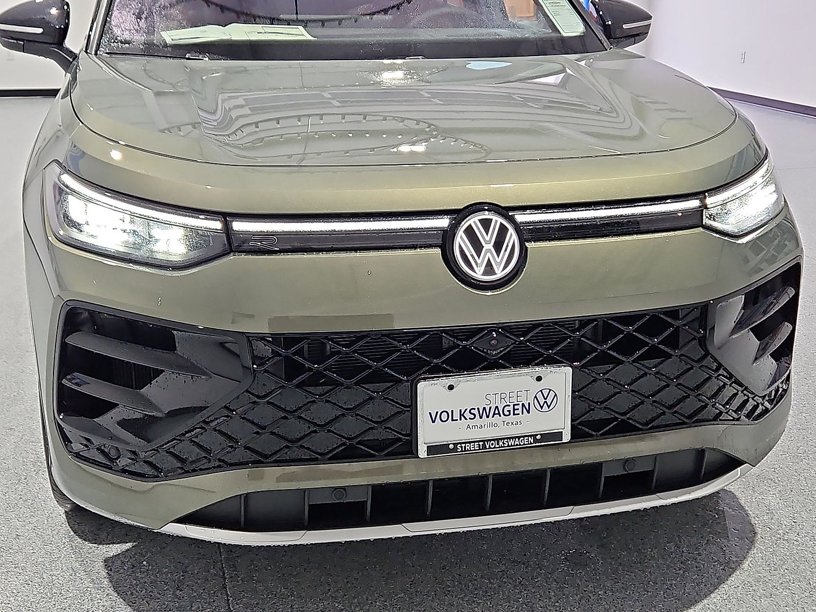 2026 Volkswagen Tiguan SEL R-Line Turbo