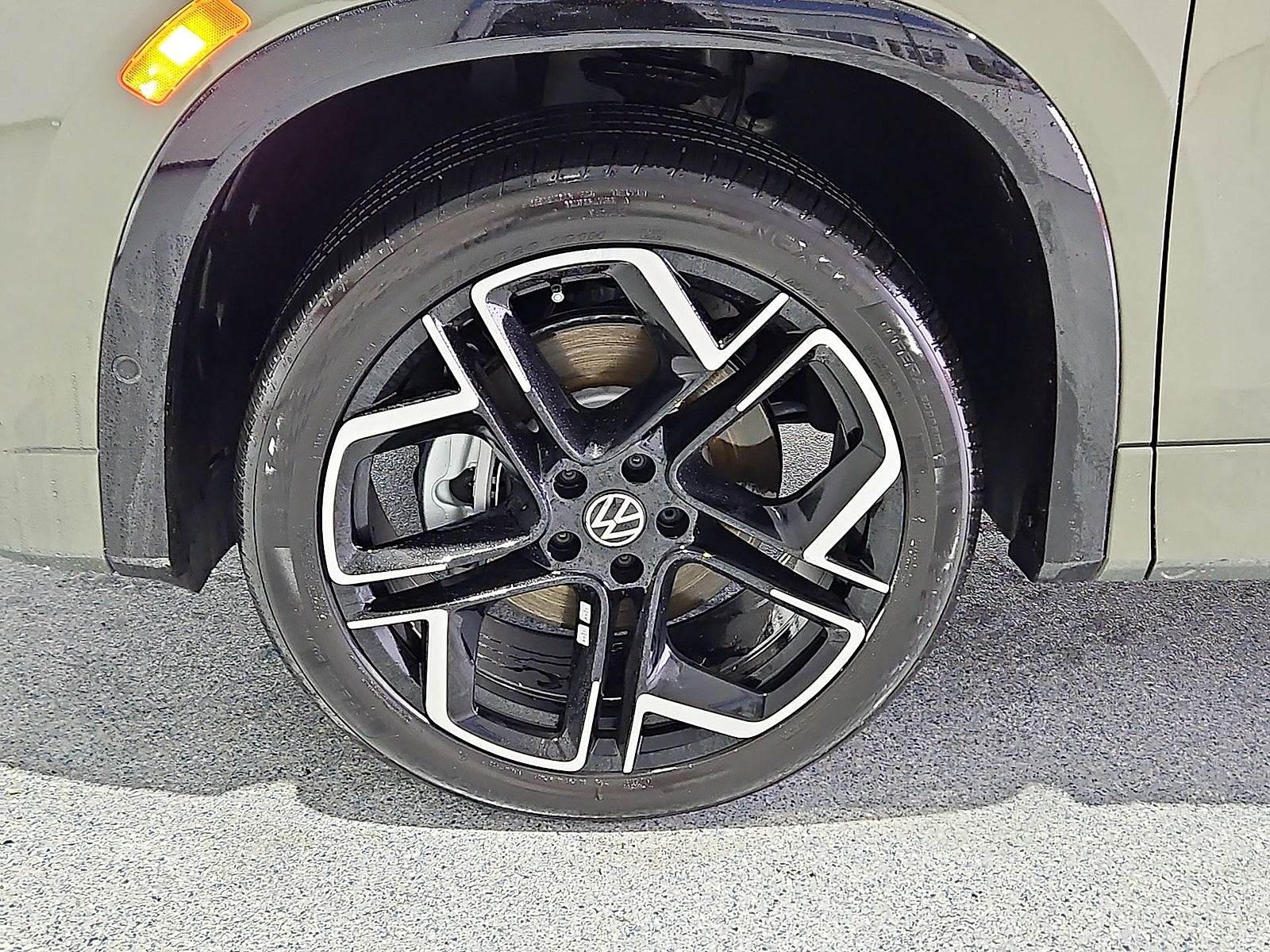 2026 Volkswagen Tiguan SEL R-Line Turbo