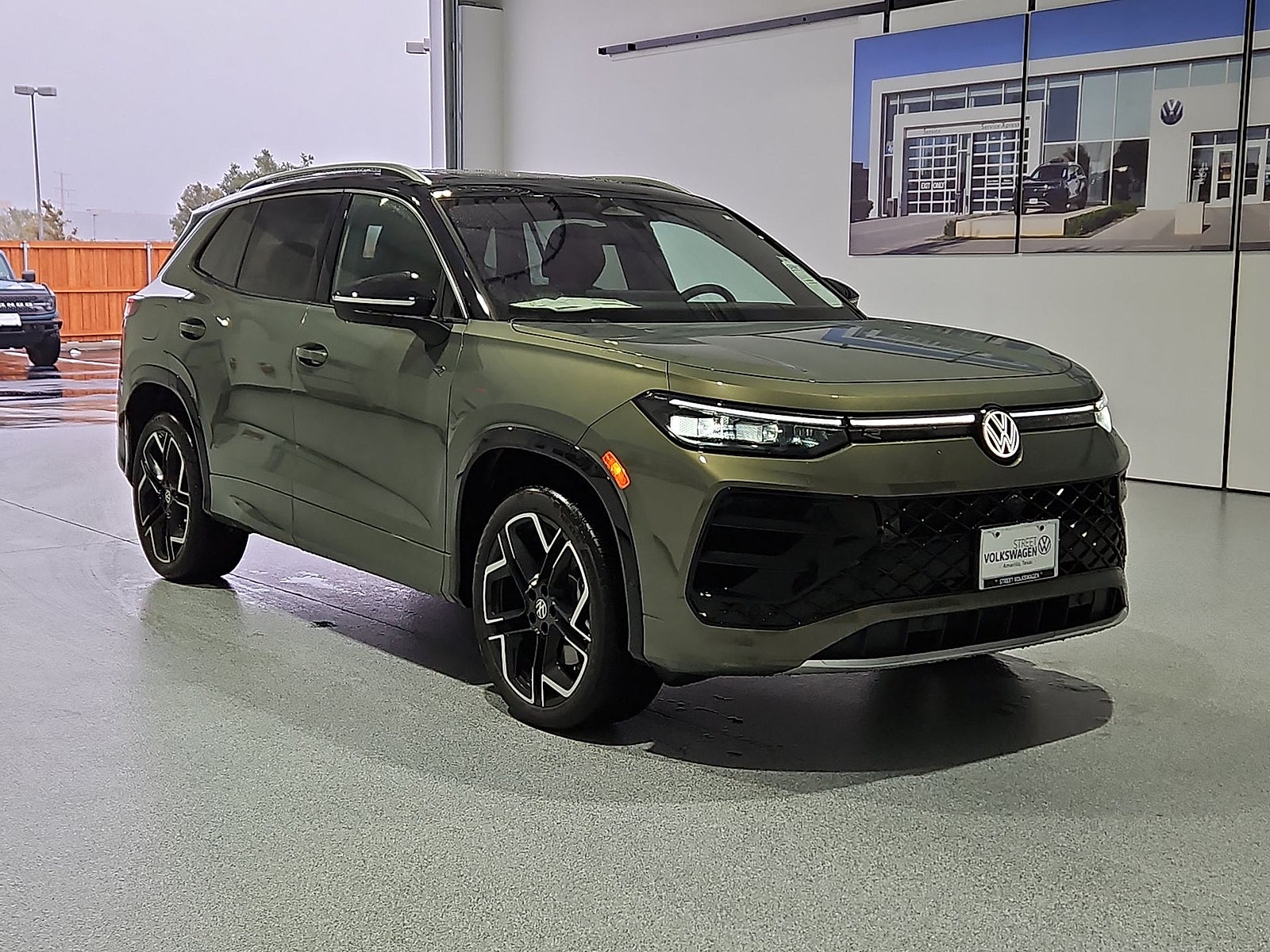 2026 Volkswagen Tiguan SEL R-Line Turbo