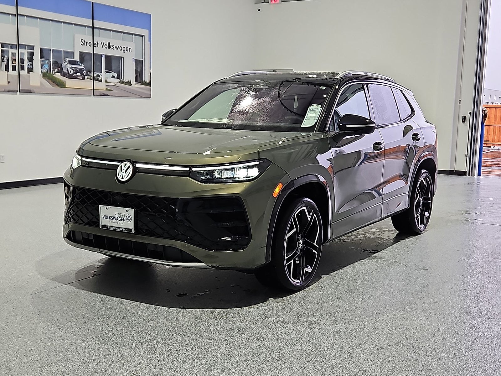 2026 Volkswagen Tiguan SEL R-Line Turbo