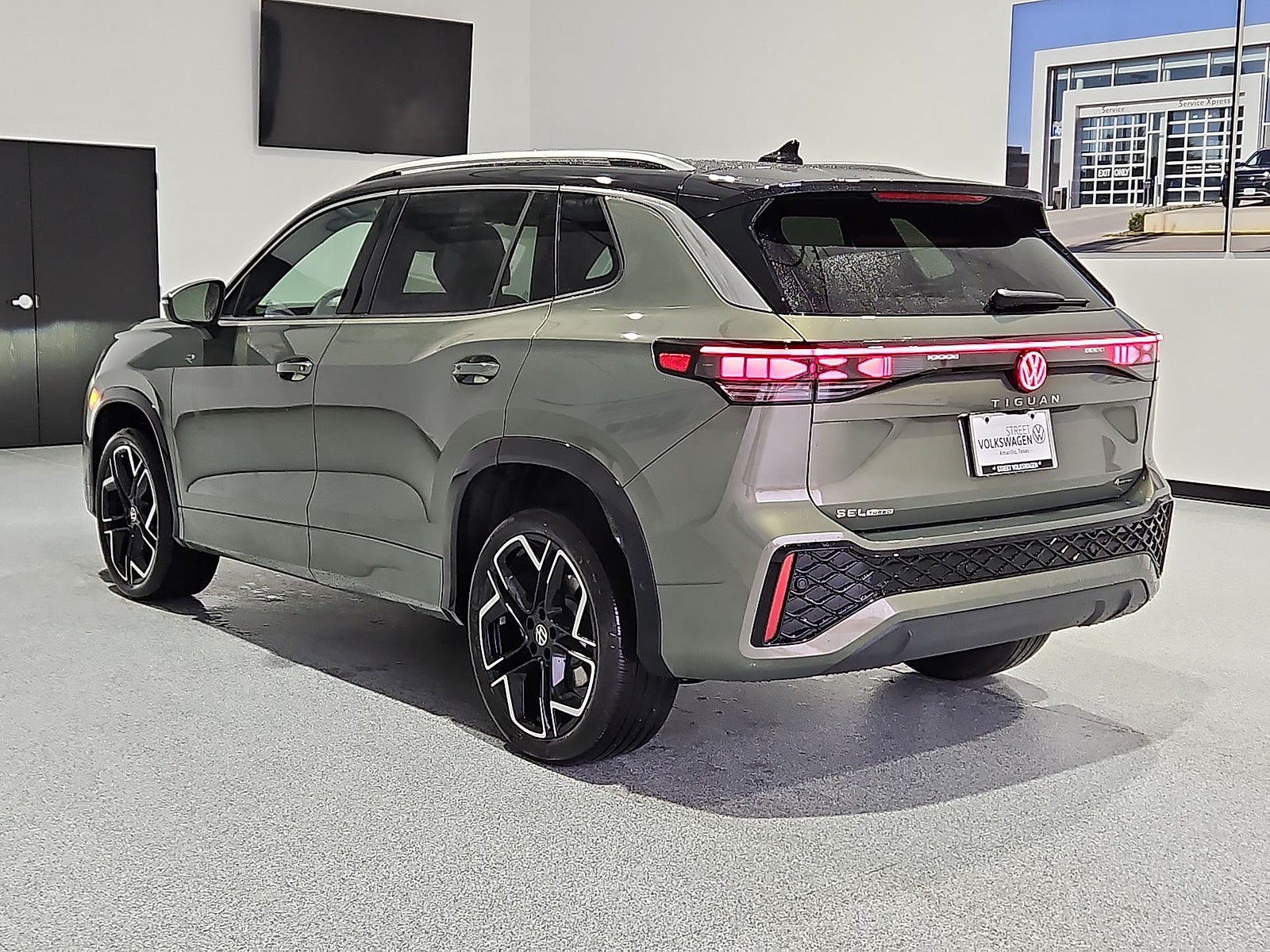 2026 Volkswagen Tiguan SEL R-Line Turbo