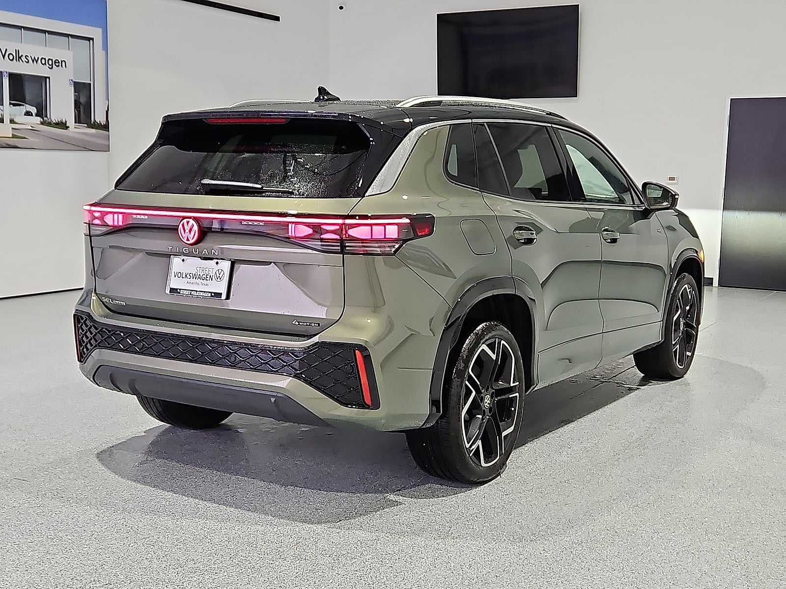 2026 Volkswagen Tiguan SEL R-Line Turbo