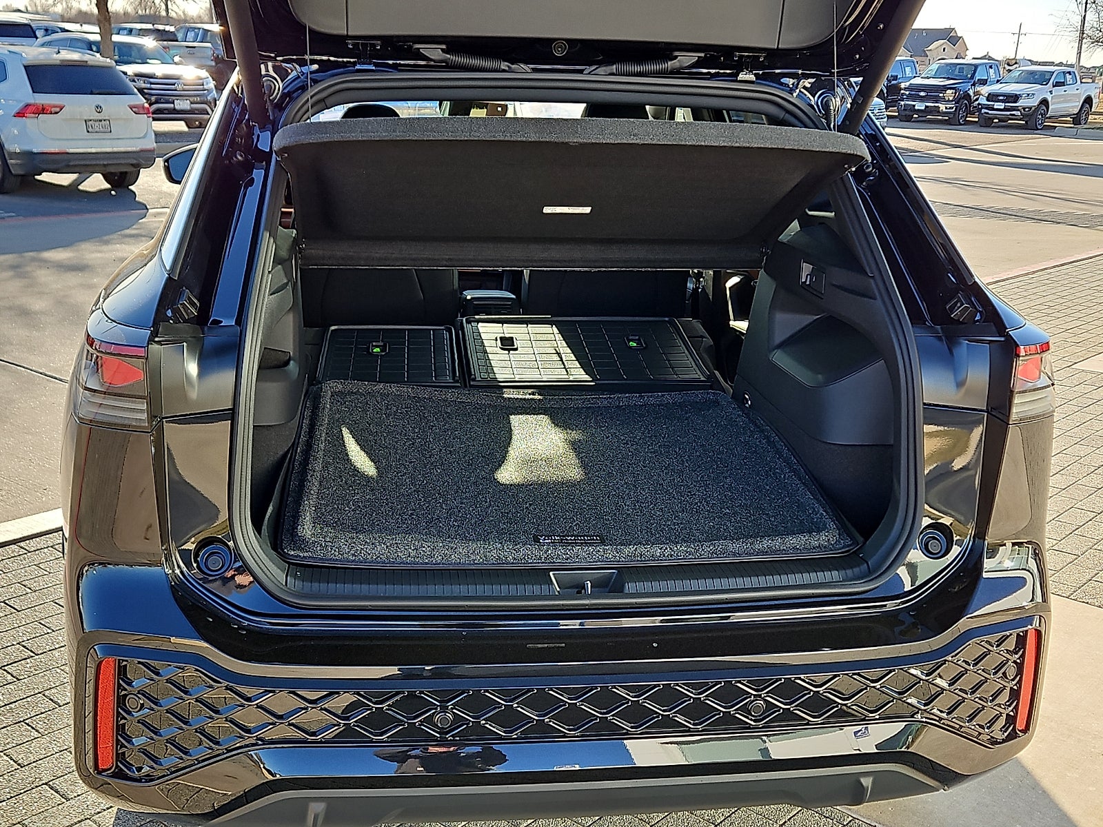 2026 Volkswagen Tiguan 2.0T SEL R-Line Turbo