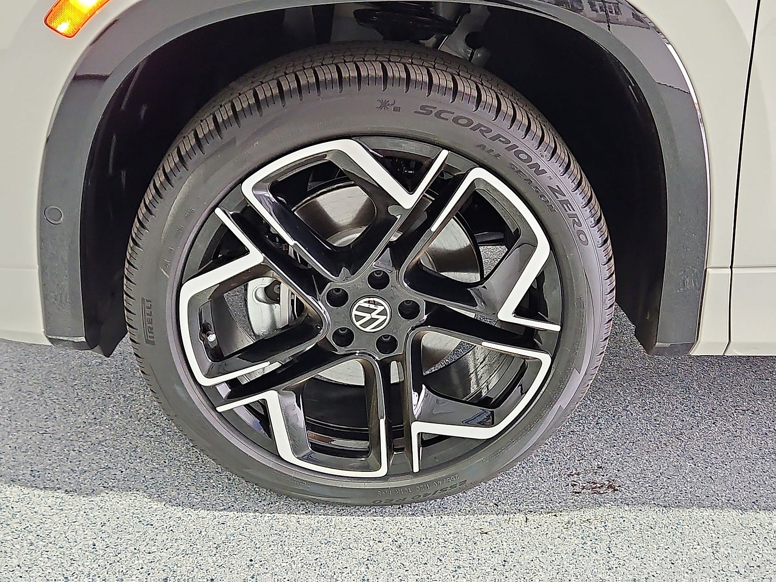 2026 Volkswagen Tiguan SEL R-Line Turbo