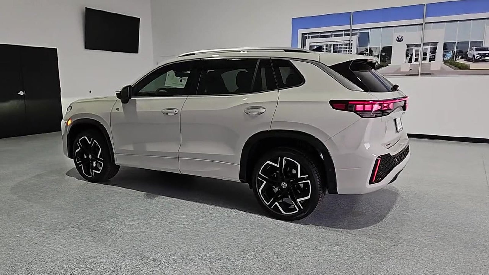 2026 Volkswagen Tiguan SEL R-Line Turbo