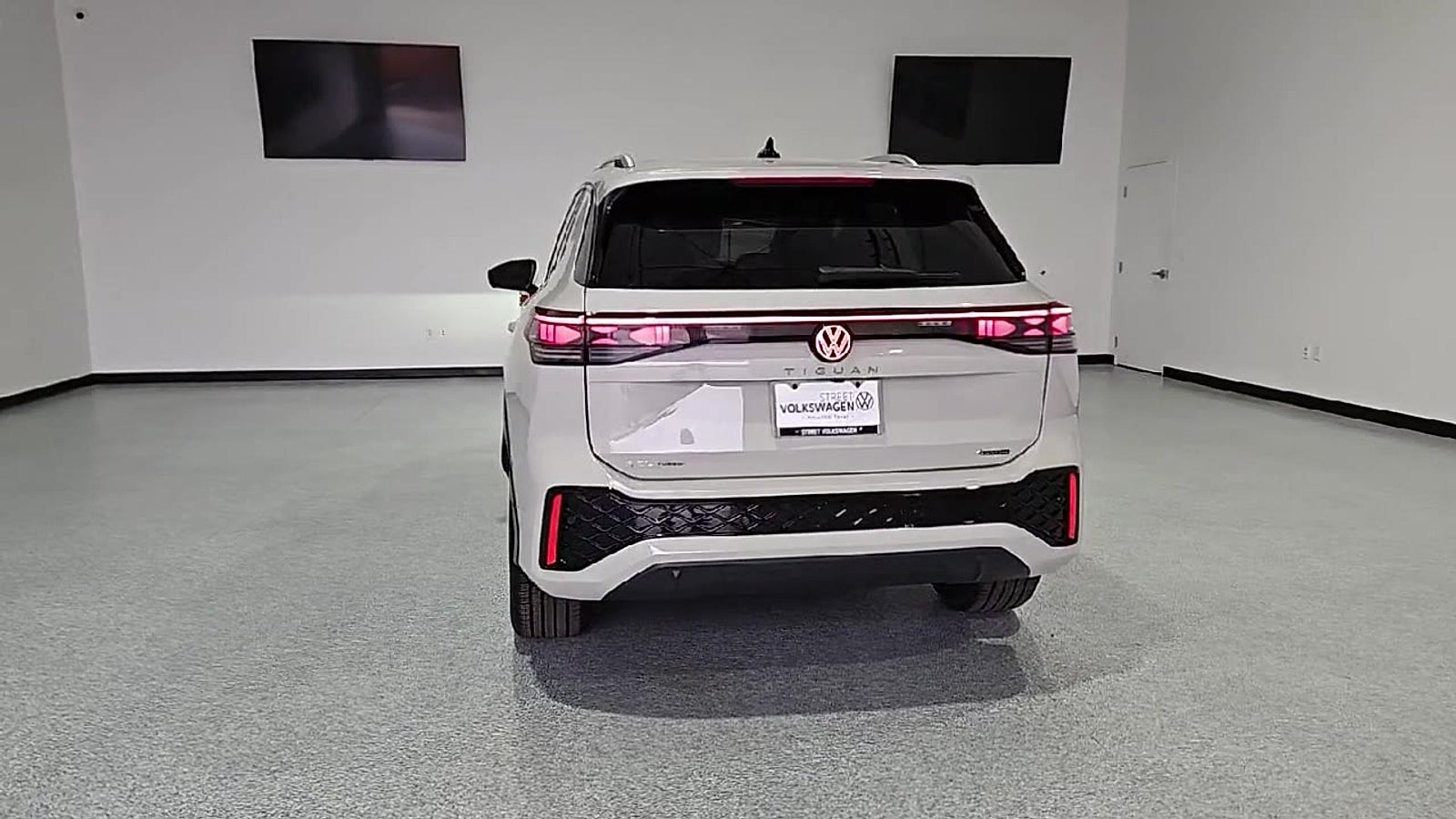 2026 Volkswagen Tiguan SEL R-Line Turbo