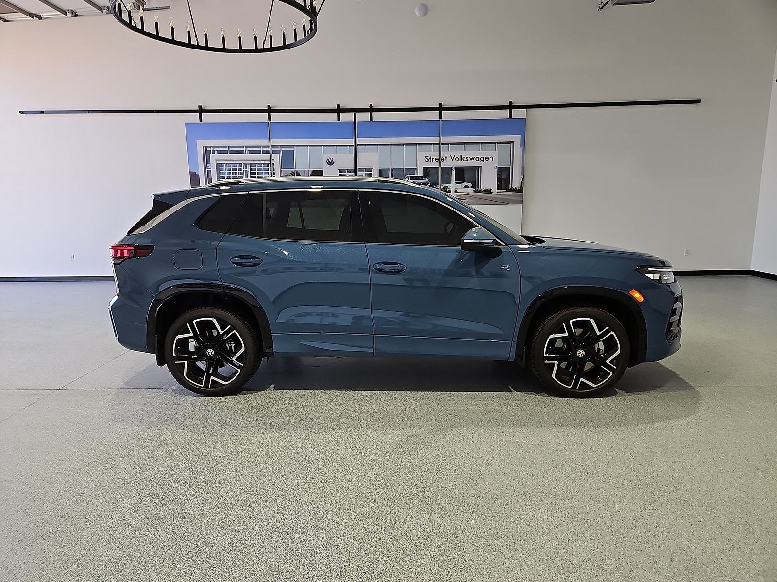 2026 Volkswagen Tiguan SEL R-Line Turbo
