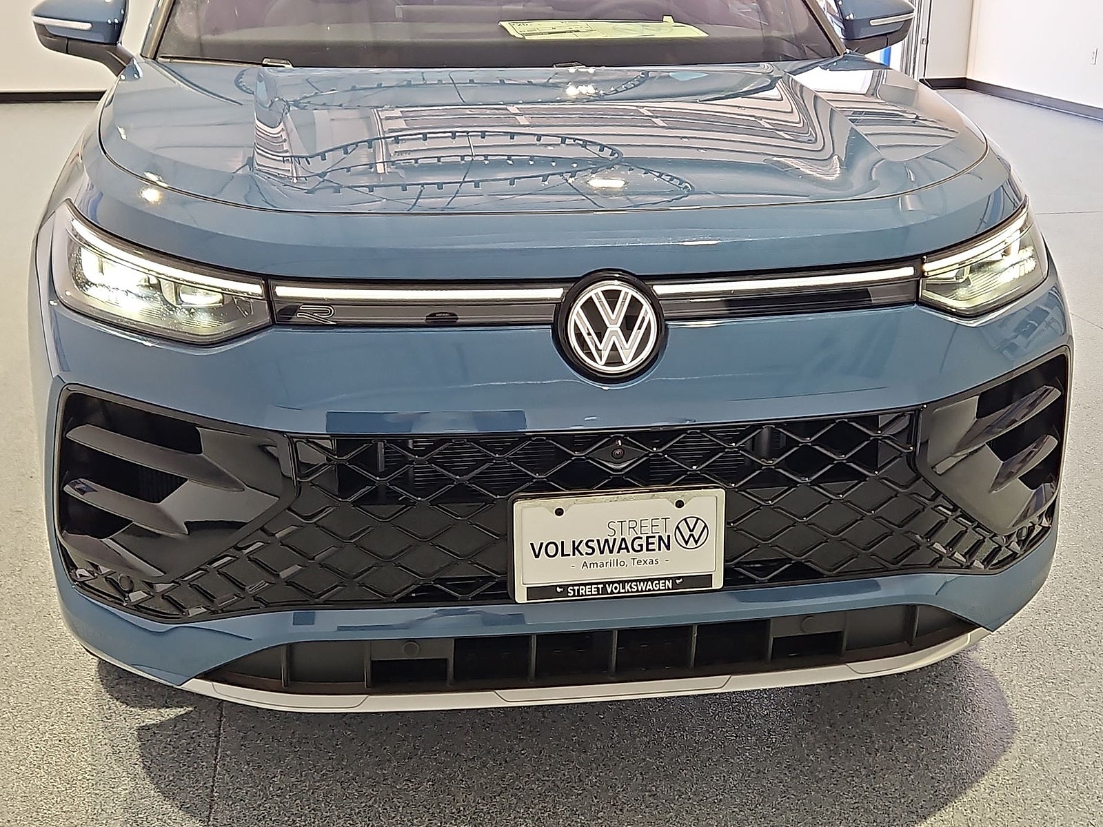 2026 Volkswagen Tiguan SEL R-Line Turbo