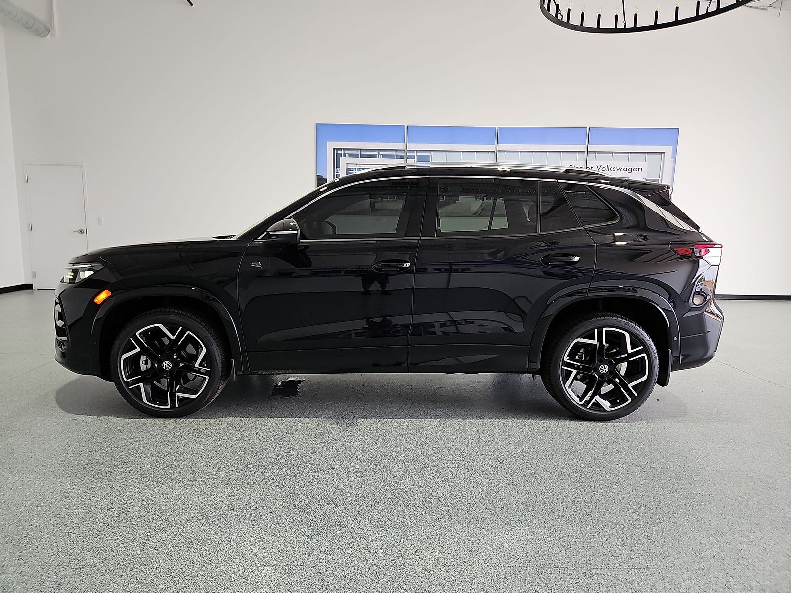 2026 Volkswagen Tiguan SEL R-Line Turbo