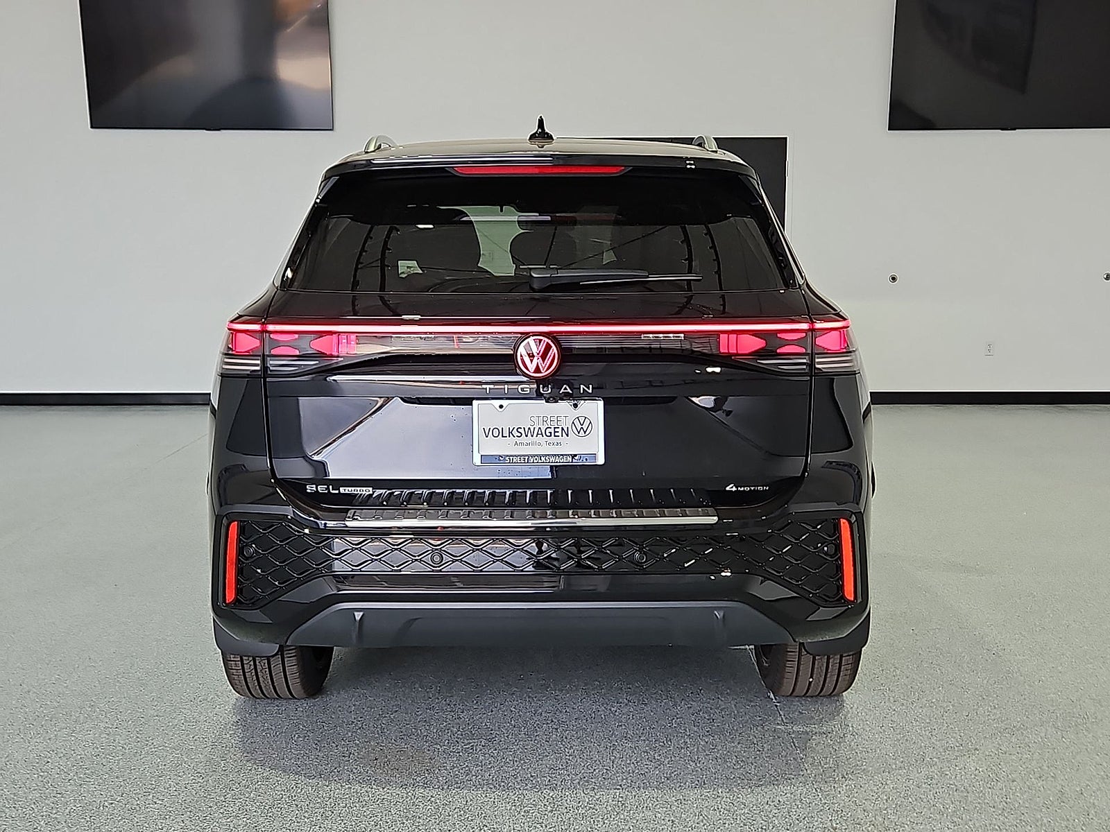 2026 Volkswagen Tiguan SEL R-Line Turbo