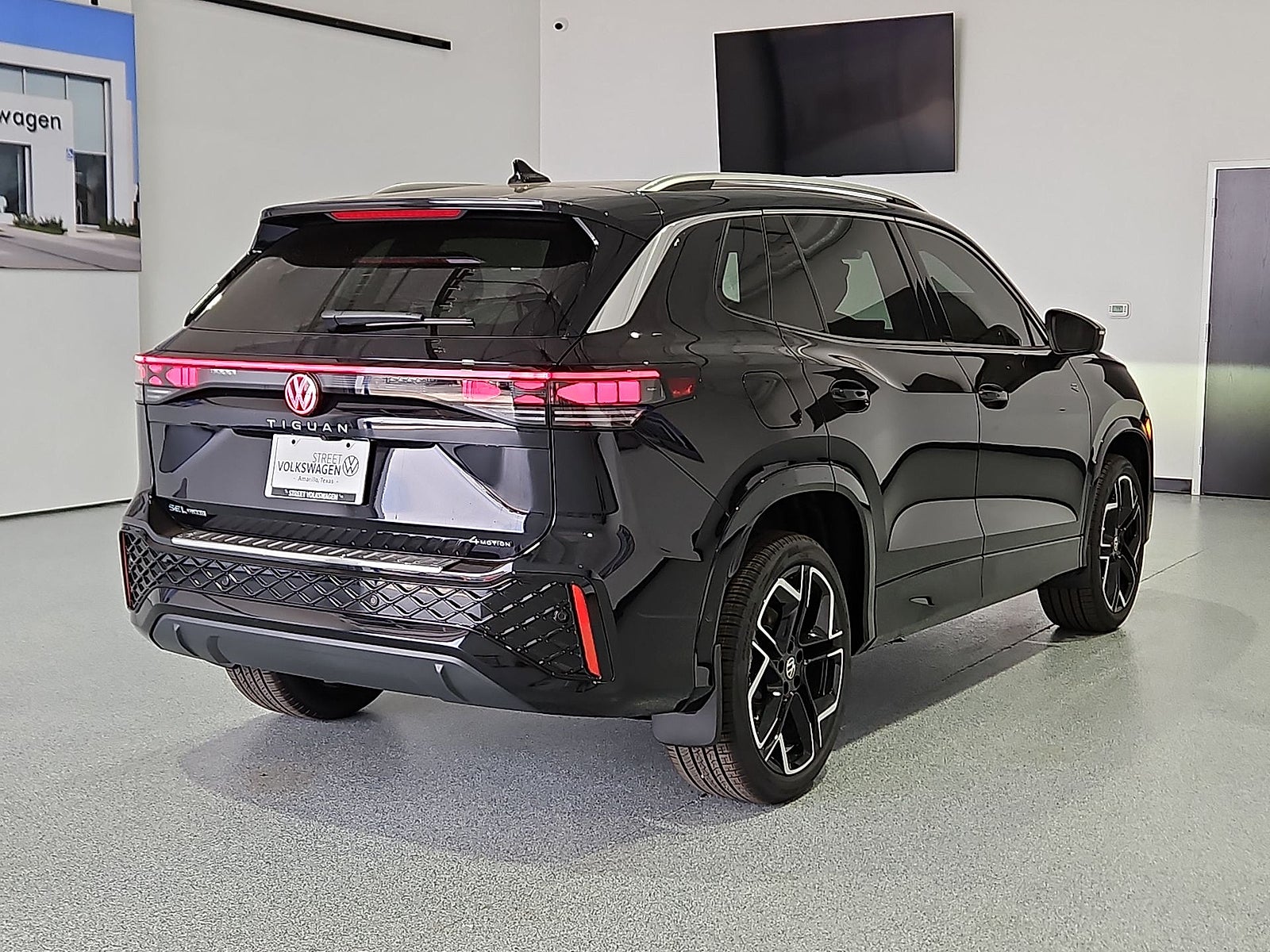 2026 Volkswagen Tiguan SEL R-Line Turbo