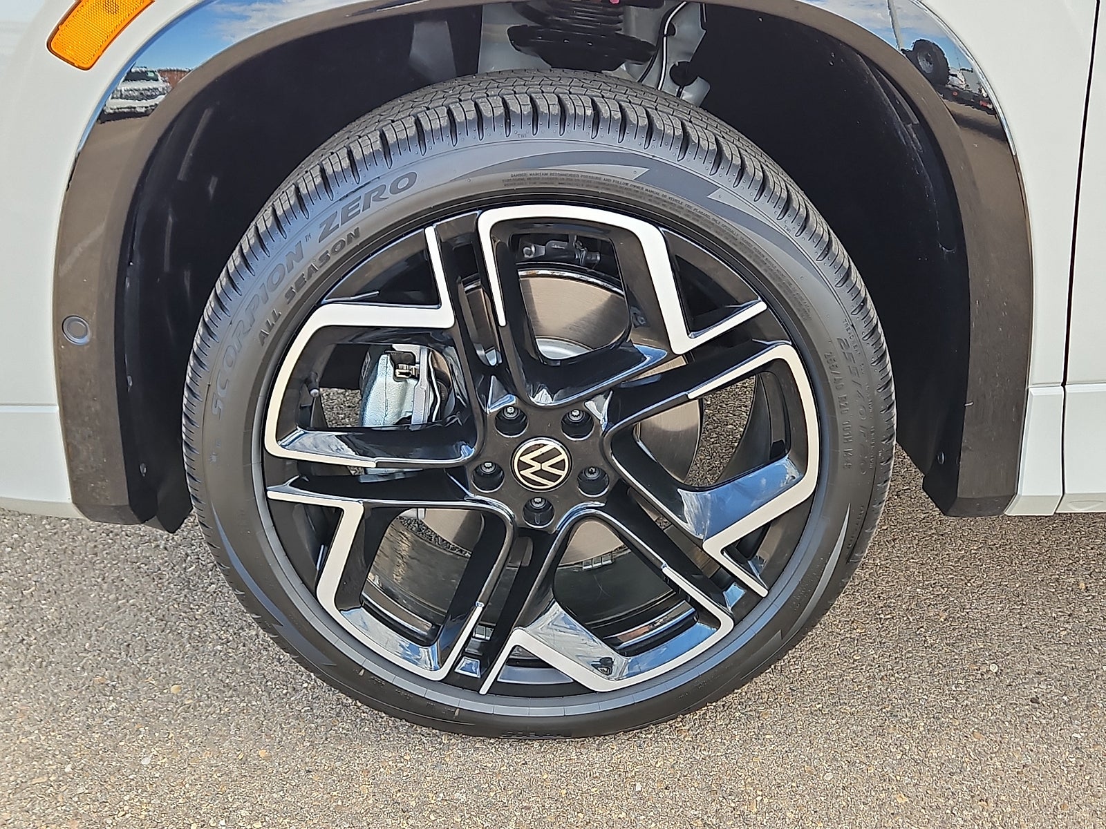 2026 Volkswagen Tiguan SEL R-Line Turbo
