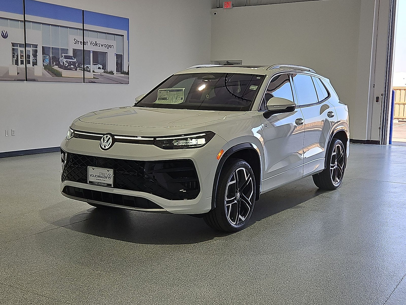 2026 Volkswagen Tiguan SEL R-Line Turbo