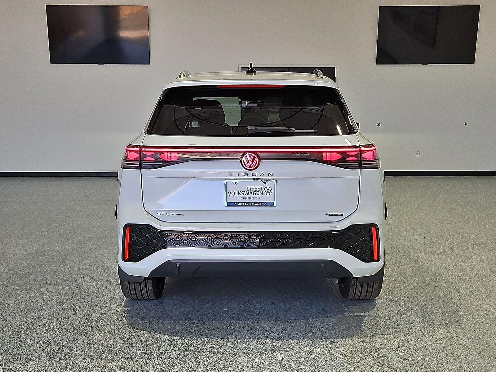 2026 Volkswagen Tiguan SEL R-Line Turbo