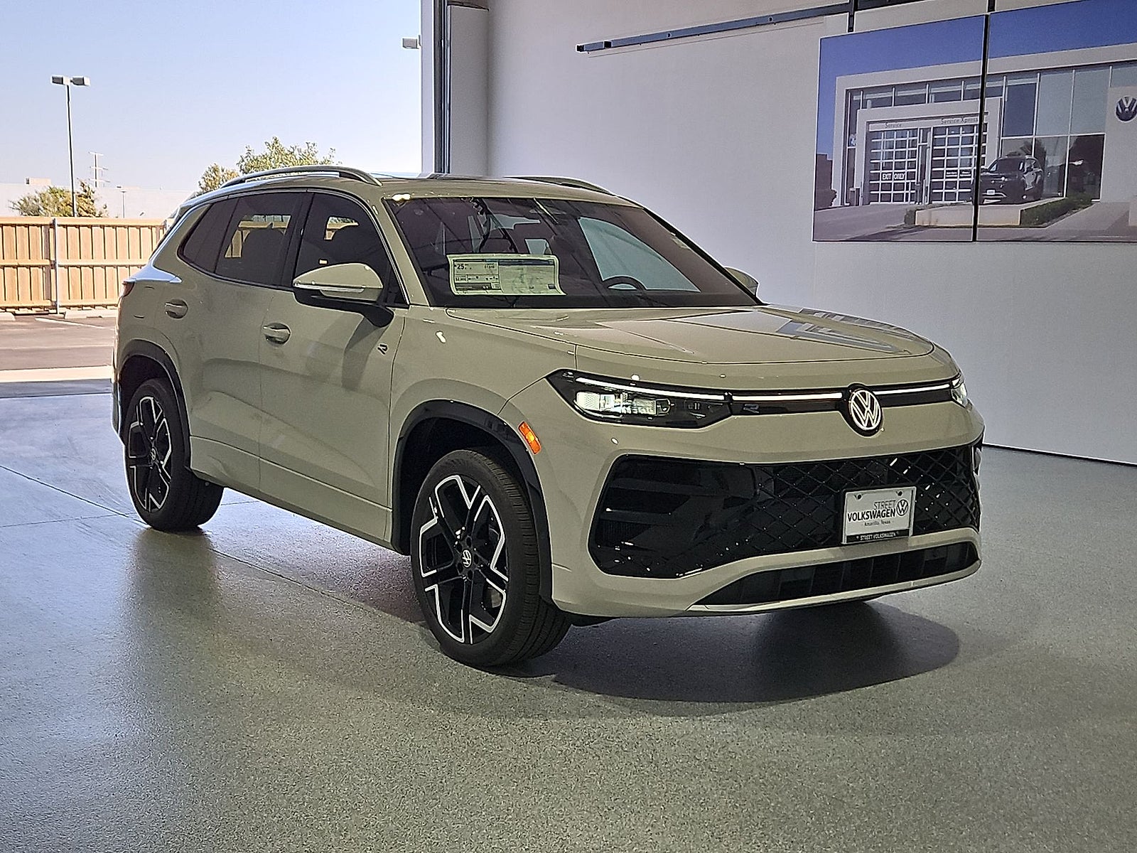 2026 Volkswagen Tiguan SEL R-Line Turbo