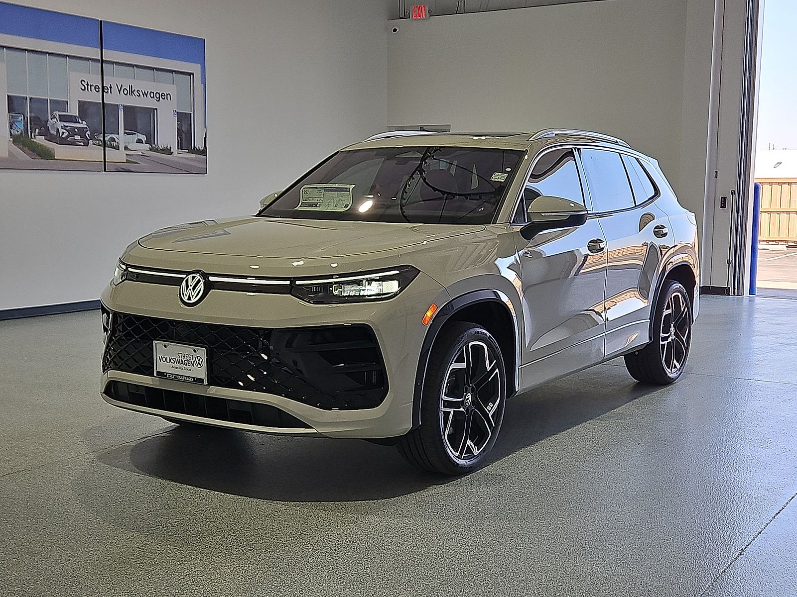 2026 Volkswagen Tiguan SEL R-Line Turbo