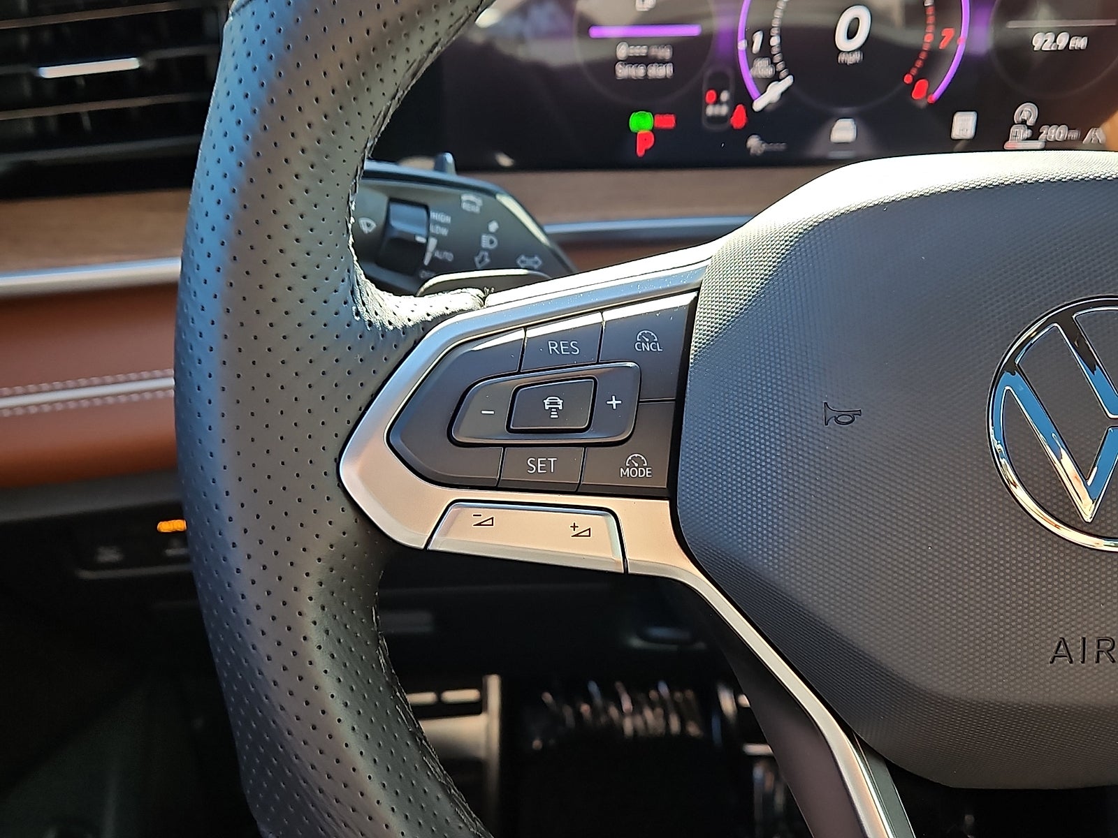 2026 Volkswagen Tiguan 2.0T SEL R-Line Turbo