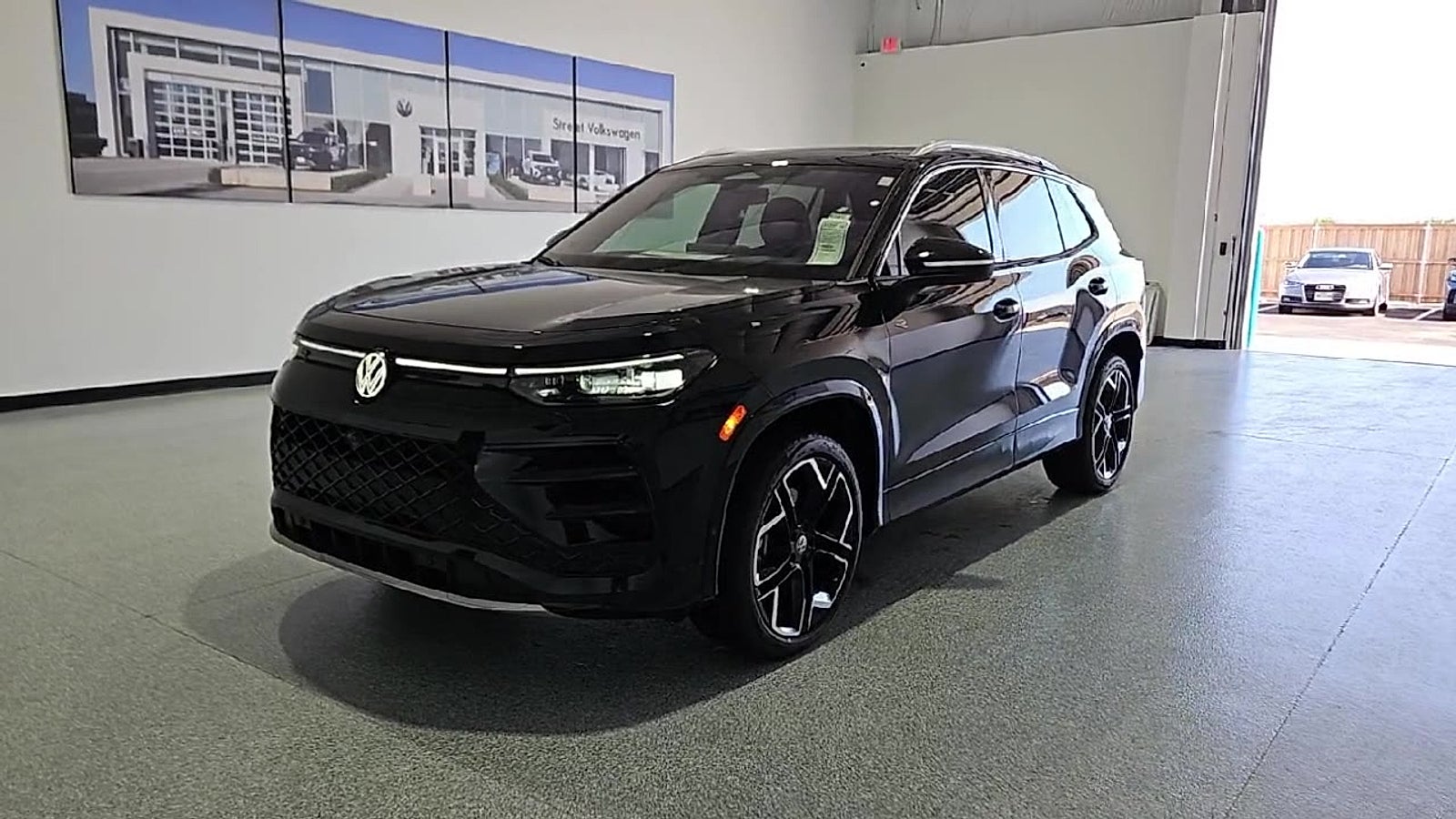 2026 Volkswagen Tiguan SEL R-Line Turbo