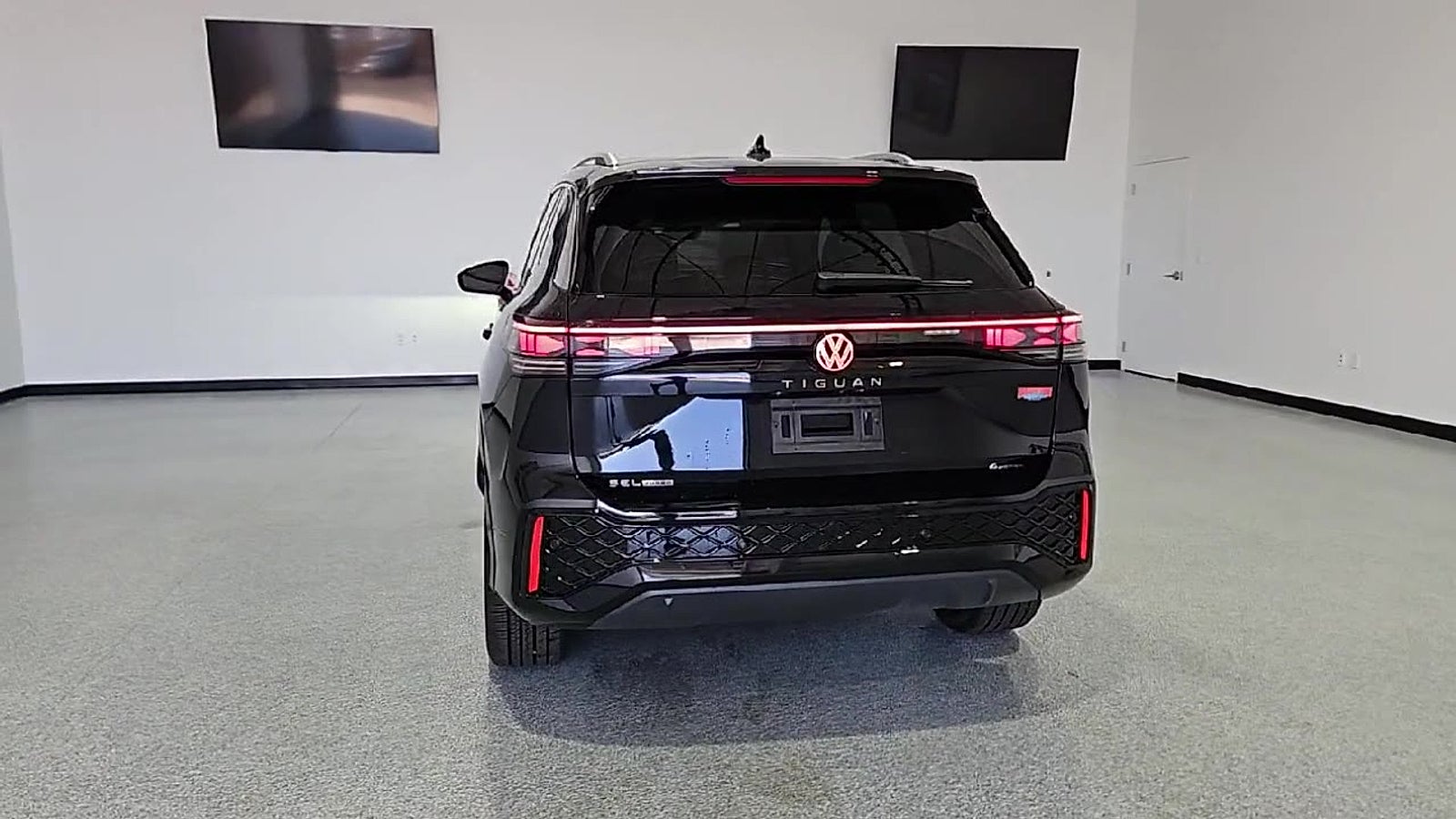 2026 Volkswagen Tiguan SEL R-Line Turbo