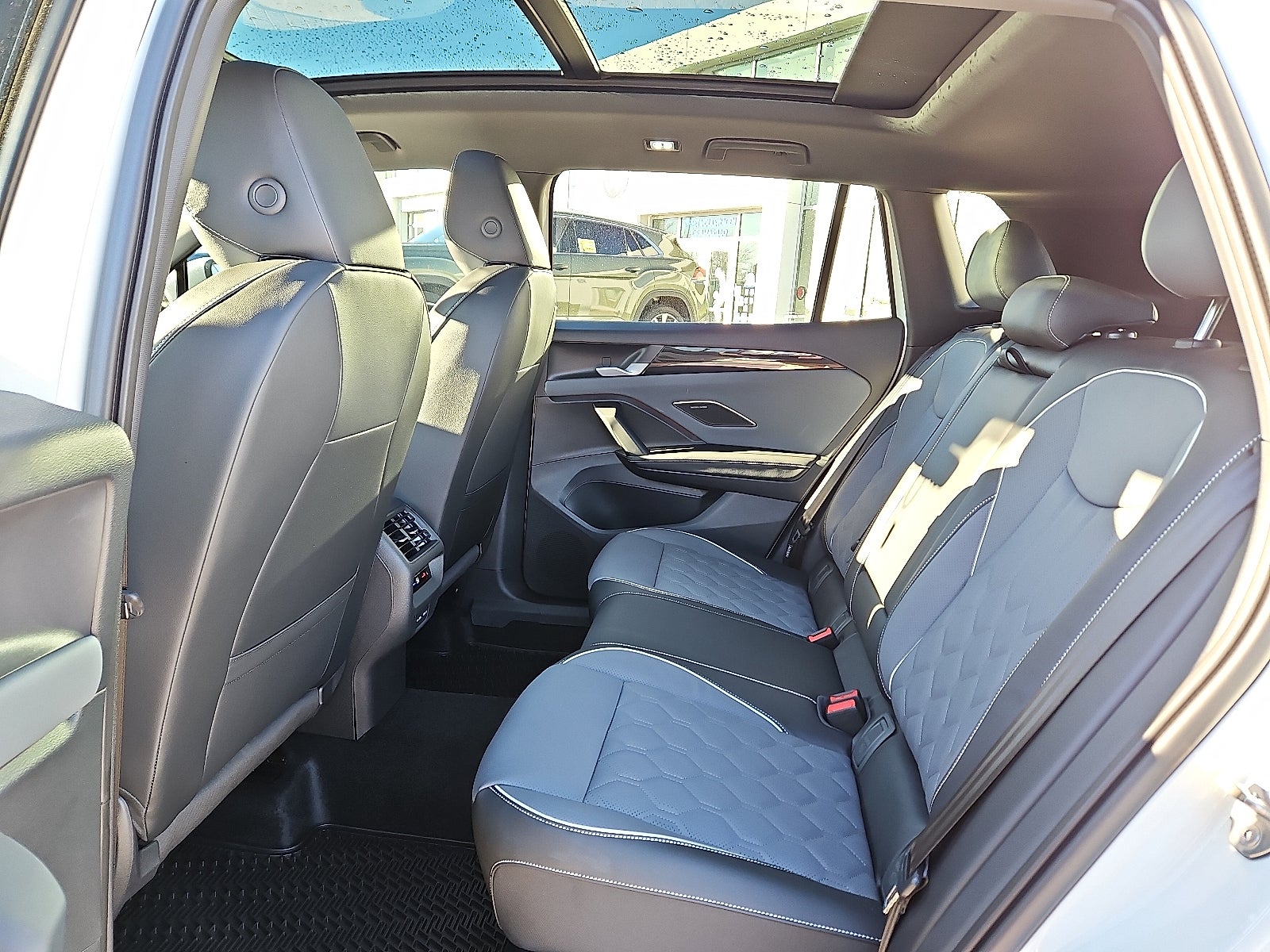 2026 Volkswagen Tiguan 2.0T SEL R-Line Turbo