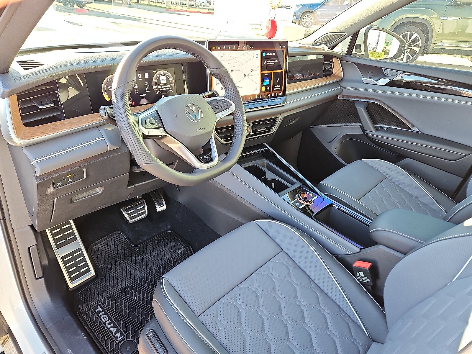 2026 Volkswagen Tiguan 2.0T SEL R-Line Turbo