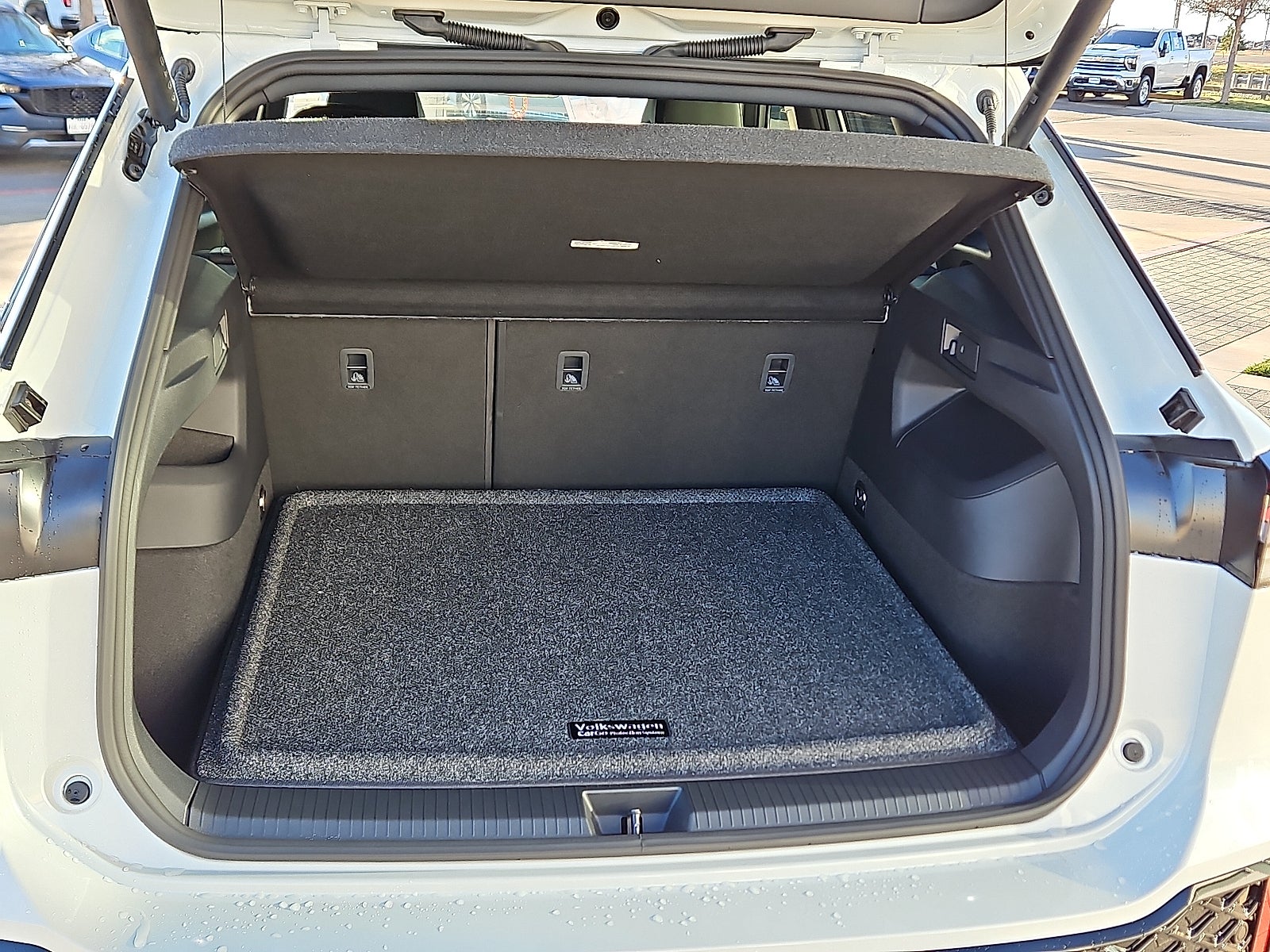 2026 Volkswagen Tiguan 2.0T SEL R-Line Turbo