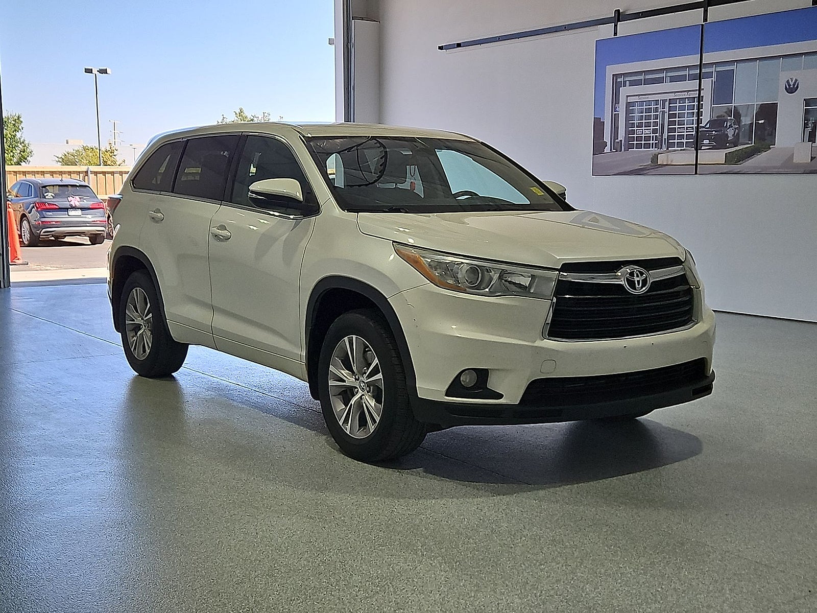Used 2016 Toyota Highlander LE with VIN 5TDBKRFH5GS228278 for sale in Amarillo, TX