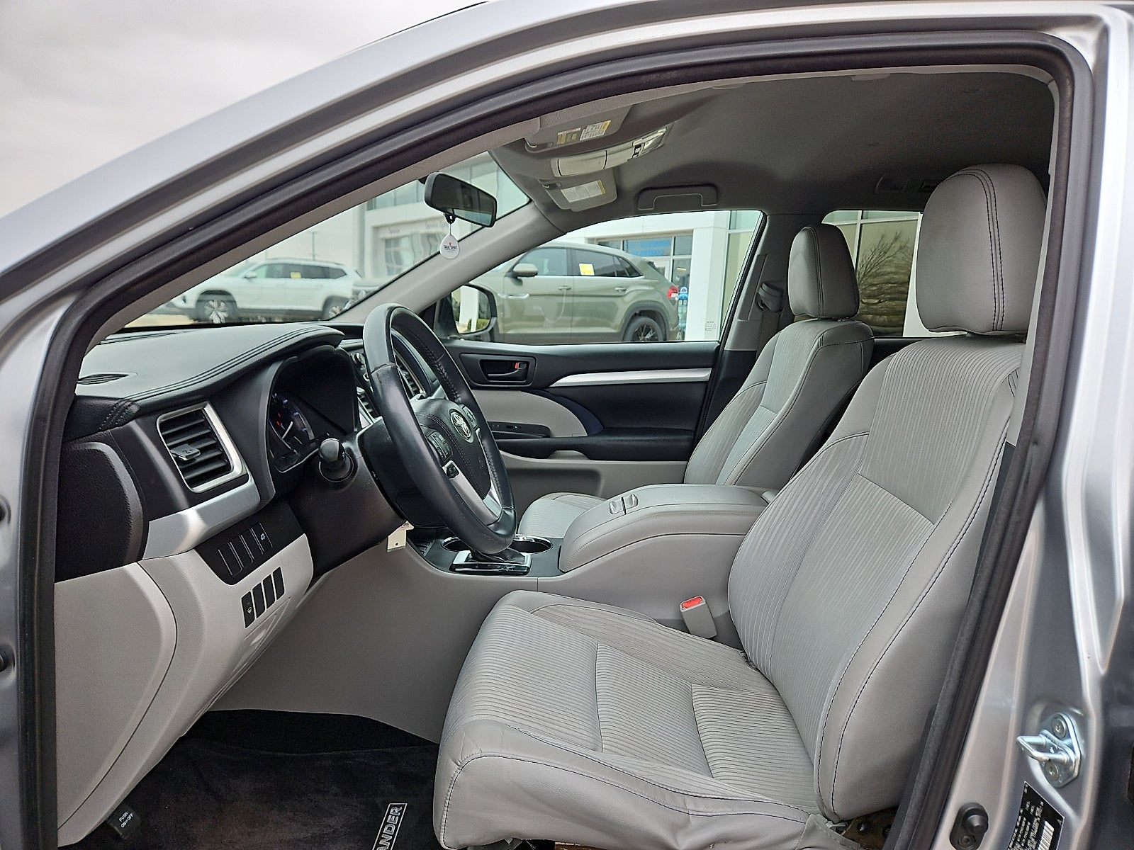 2016 Toyota Highlander LE Plus V6