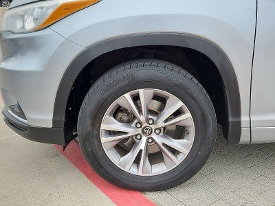 2016 Toyota Highlander LE Plus V6