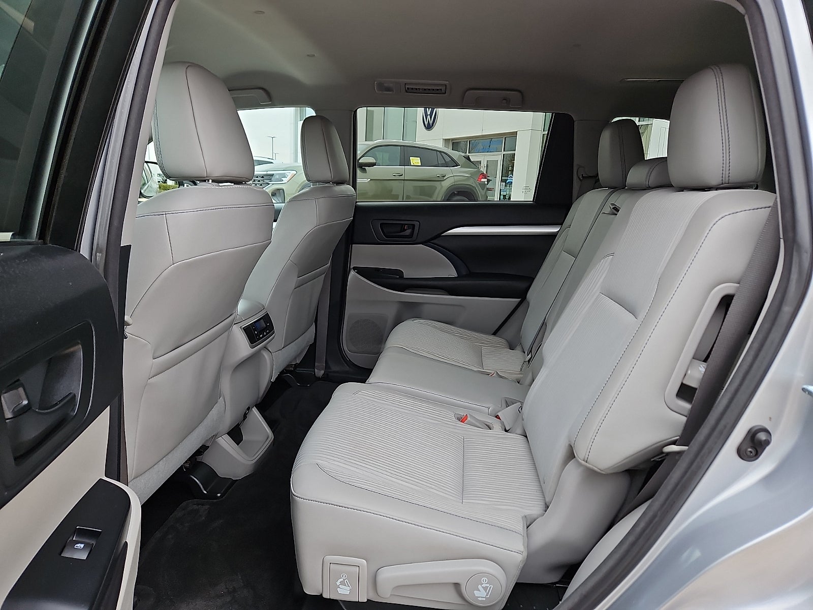 2016 Toyota Highlander LE Plus V6