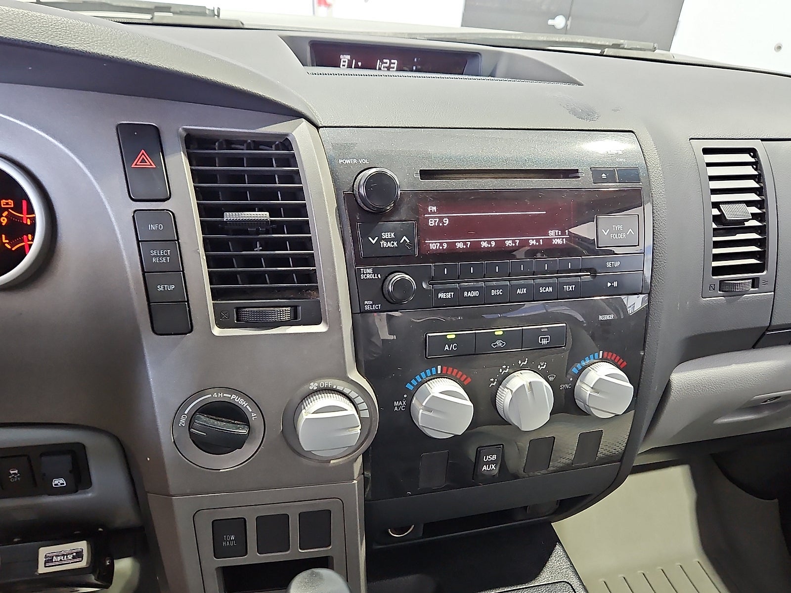 2010 Toyota Tundra Grade 5.7L V8