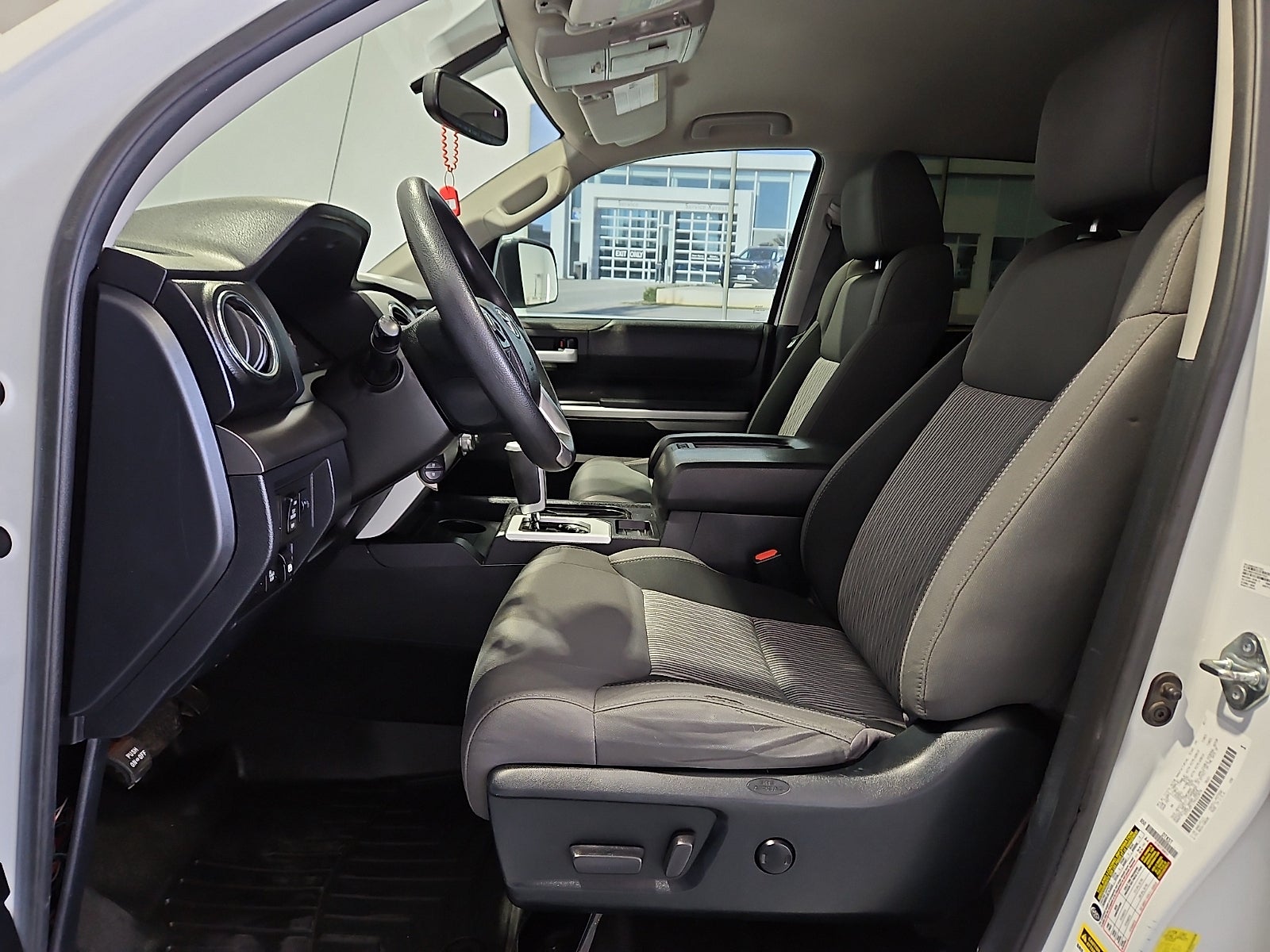 2017 Toyota Tundra SR5 5.7L V8