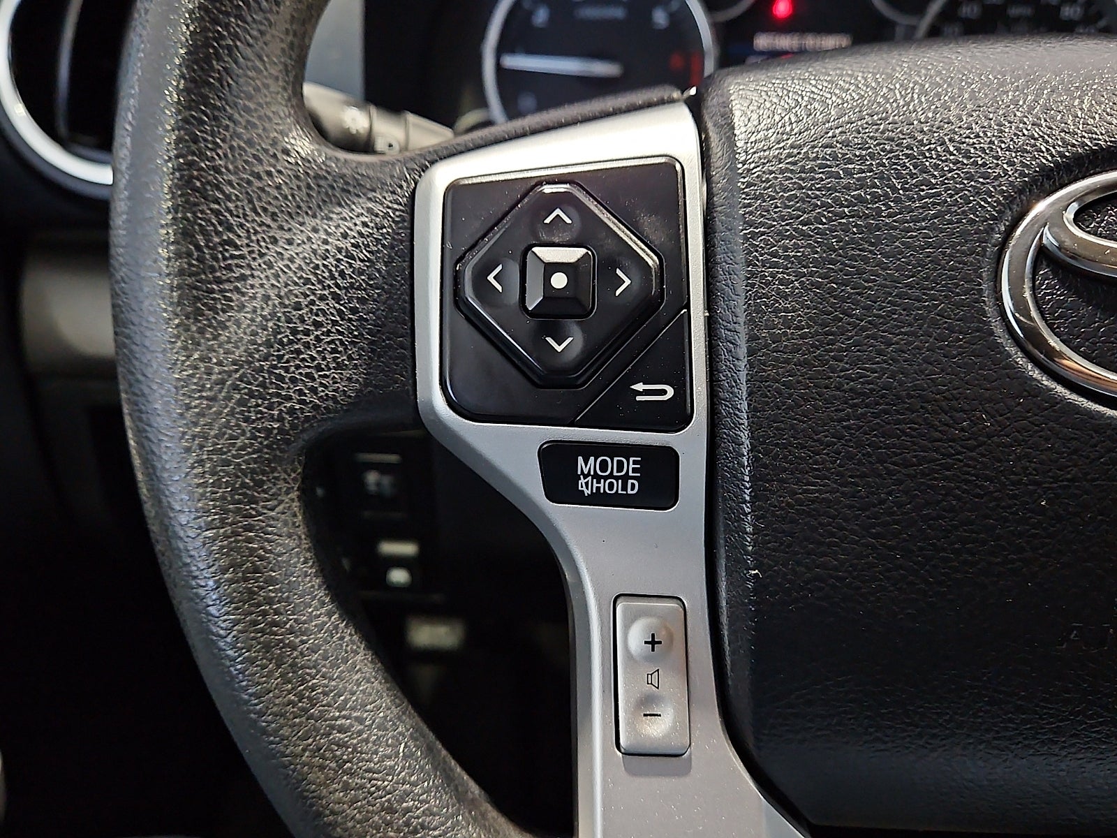 2017 Toyota Tundra SR5 5.7L V8
