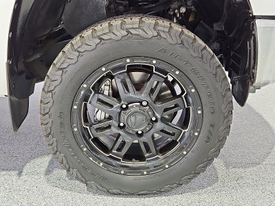 2017 Toyota Tundra SR5 5.7L V8